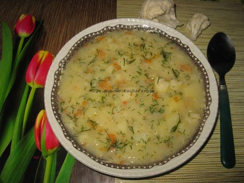 Zupa kalafiorowa z ziemniakami