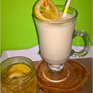 Waniliowo-rumowy shake z cytrynową nutą