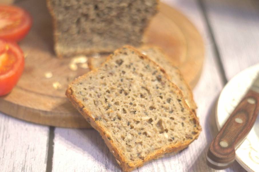Pszenno – żytni chleb razowy, wieloziarnisty na zakwasie