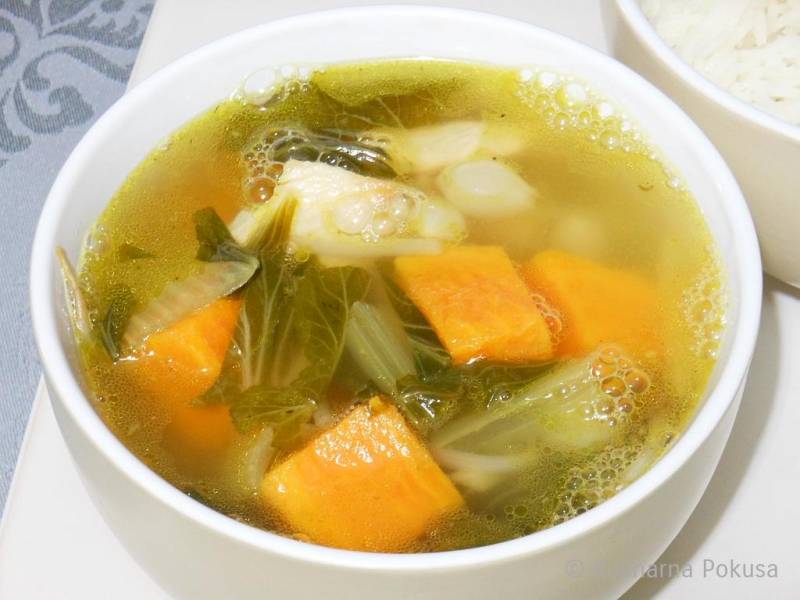 Azjatycka zupa warzywna