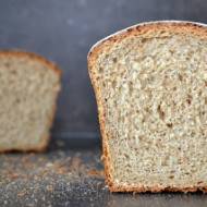 Chleb pszenno-orkiszowy, z ostropestem i nutą kolendry