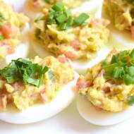 Dietetyczne jajka faszerowane - z awokado i pomidorem :)