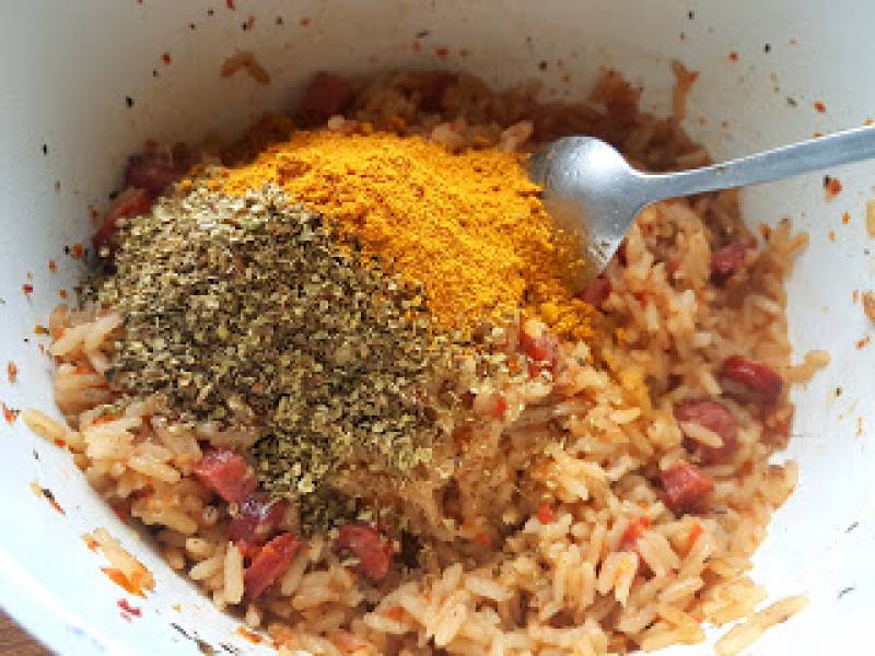 Aromatyczny ryż z kiełbasą