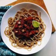 Spaghetti z porem i smażonym tofu — palce lizać!