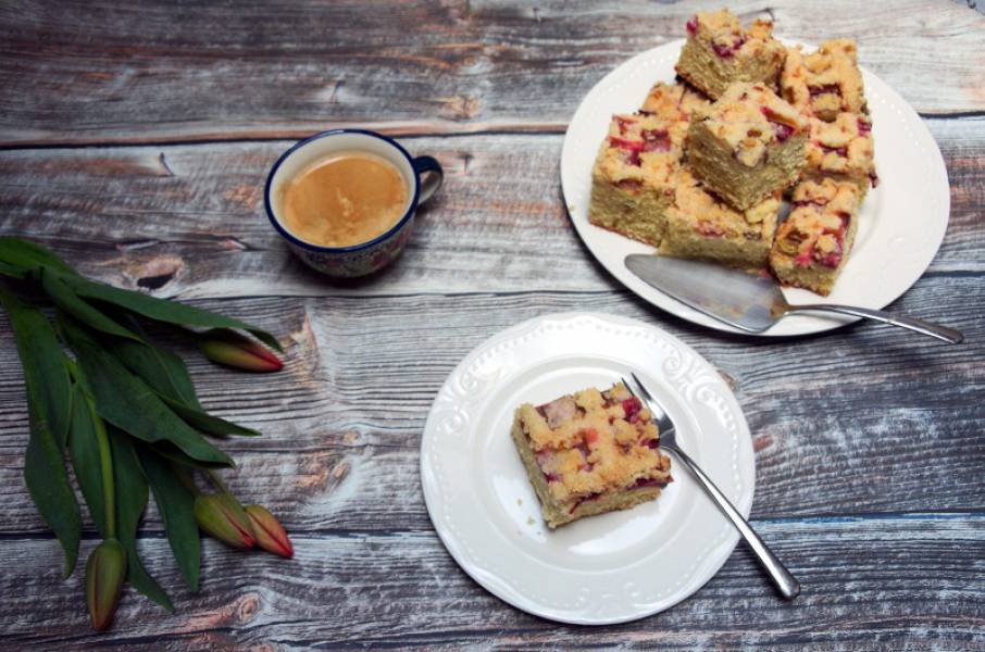 Rabarbarowe love – najprostsze ciasto z rabarbarem