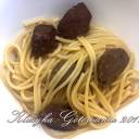 Makaron z pulpetami w sosie chińskim