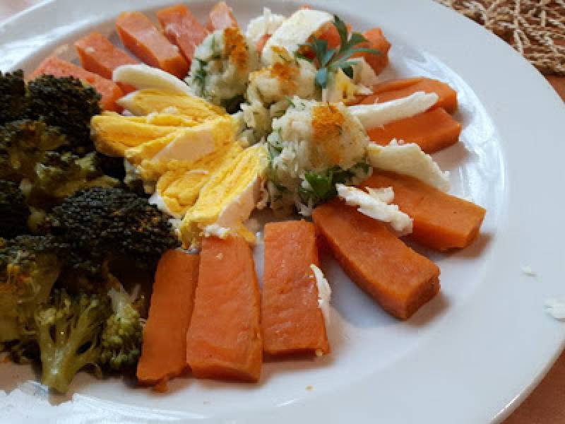 Kolorowy obiad warzywny z jajkiem