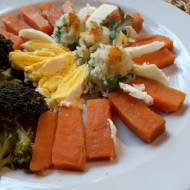 Kolorowy obiad warzywny z jajkiem