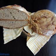 Chleb na dzikich drożdżach z wody zakwasowej cytrynowo - czosnkowej