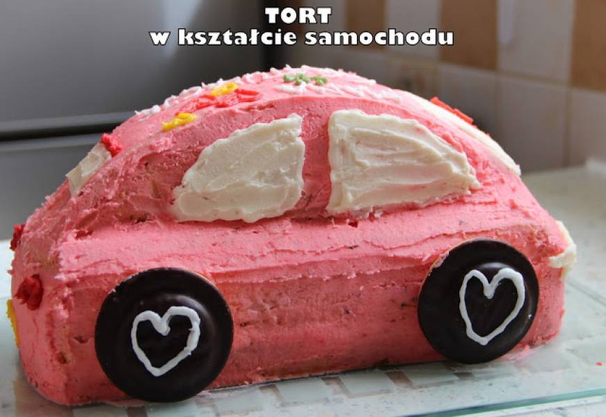 Tort w kształcie samochodu