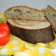 Chleb pszenny na zakwasie pszennym z pokrzywą