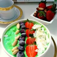 Green healthy bowl