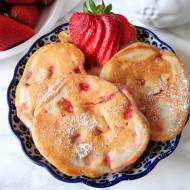 Placuszki z truskawkami i jogurtem (Pancake con fragole e yogurt)