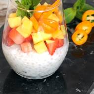 Tapioka ryżowa z mlekiem kokosowym i owocami