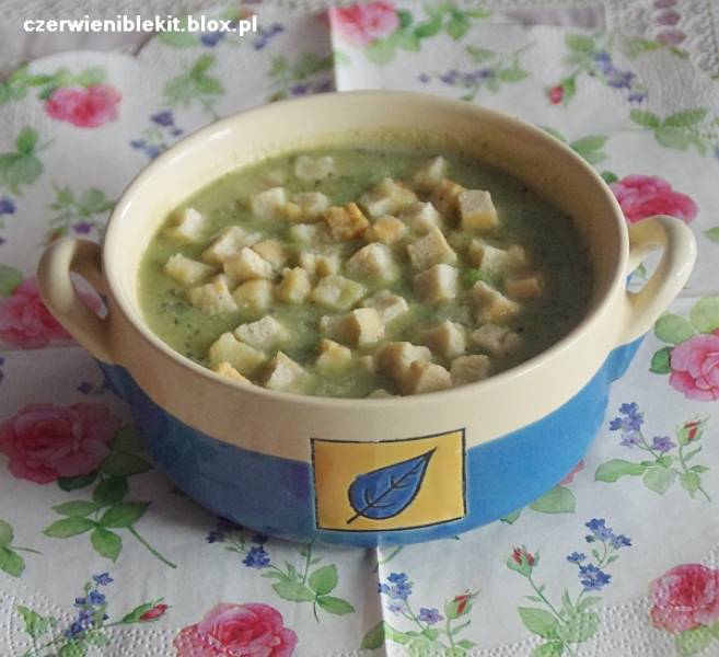 Zupa z zielonego groszku z miętą