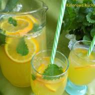 Pomarańczowa lemoniada z melisą