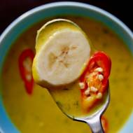 Słodko - pikantna zupa krem z bananów z curry