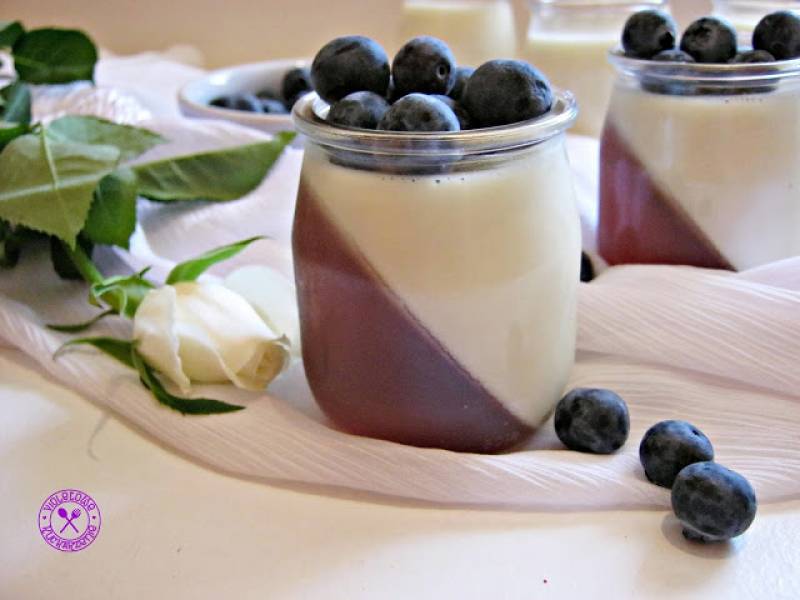 Panna cotta z herbacianą galaretką