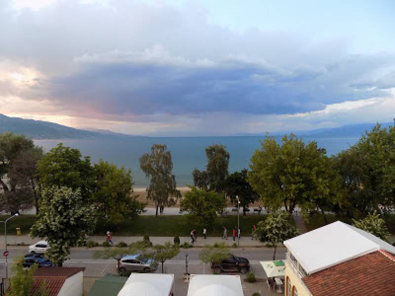 Pogradec i okolice - jezioro Ochrydzkie po stronie albańskiej