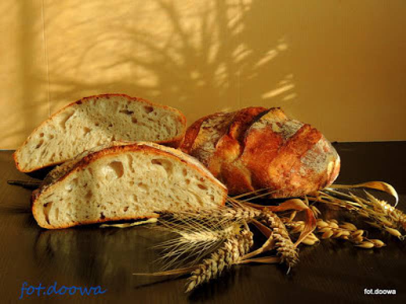 Chleb długorosnący pszenno - orkiszowy z otrębami i nasionami konopi