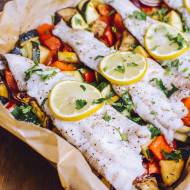 Ryba pieczona na warzywach