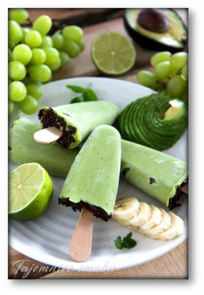 Zielone lody i smoothie – awokado, banan, winogrona, sok z limonki, listki mięty