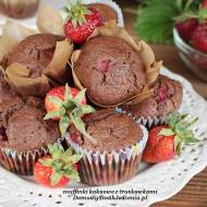 muffinki kakaowe z truskawkami