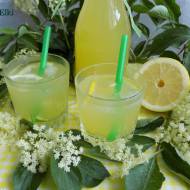 Lemoniada z kwiatów czarnego bzu i cytryny