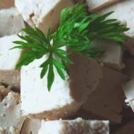 Domowe tofu – przepis podstawowy na sojowy ser
