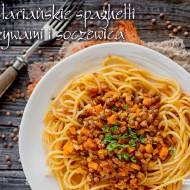 Wegetariańskie spaghetti z warzywami i brązową soczewicą