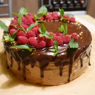 Drip cake (tort czekoladowo-śmietanowo-malinowy)