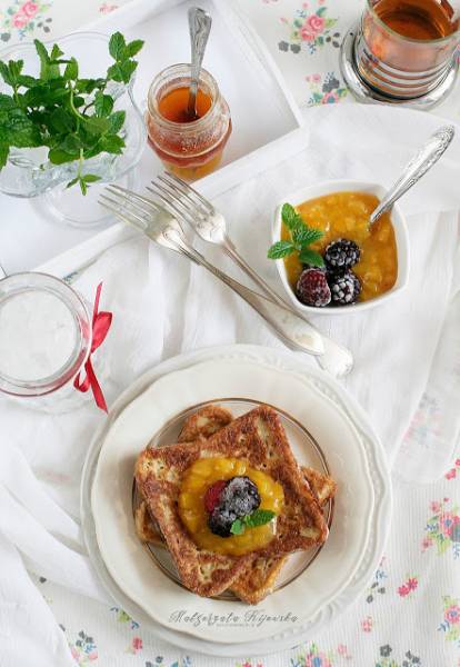 Tosty francuskie z owocami - pyszne śniadanie dla łasuchów