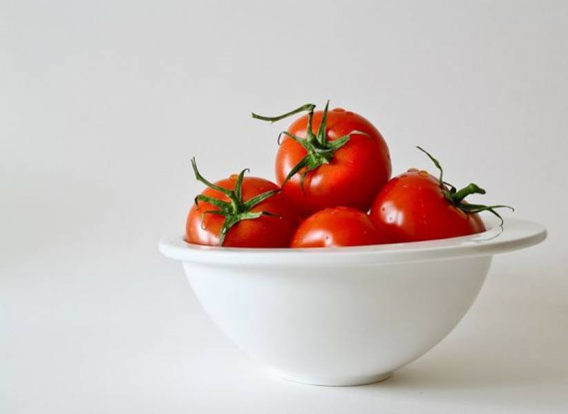 Jak obierać pomidory ze skórki?