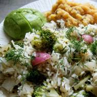 Lekki obiad wegetariański - warzywa z soczewicą i ryżem albo kaszą gryczaną