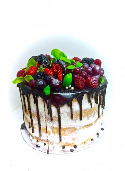 Urodzinowy tort owocowy