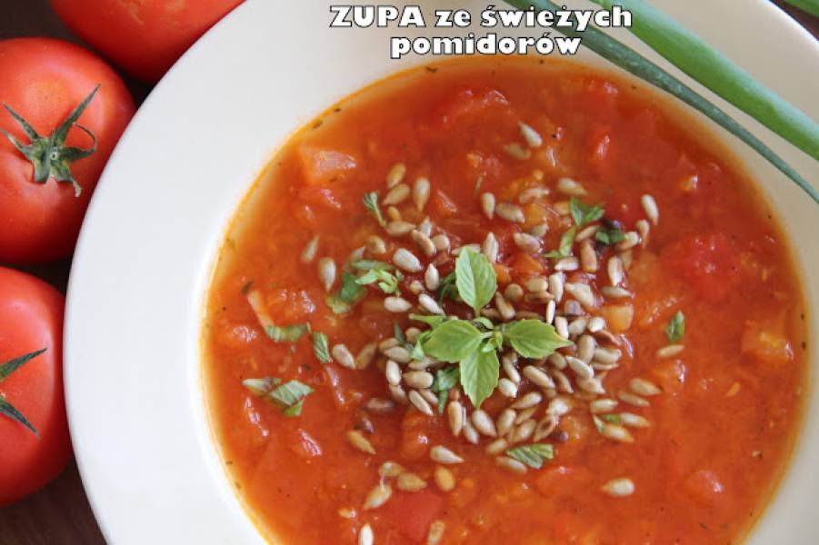 Prosta i aromatyczna zupa ze świeżych pomidorów