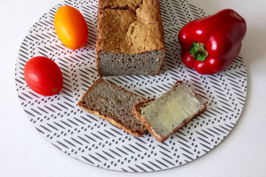 Chleb bezglutenowy bez jajek i mleka – prosty, domowy przepis