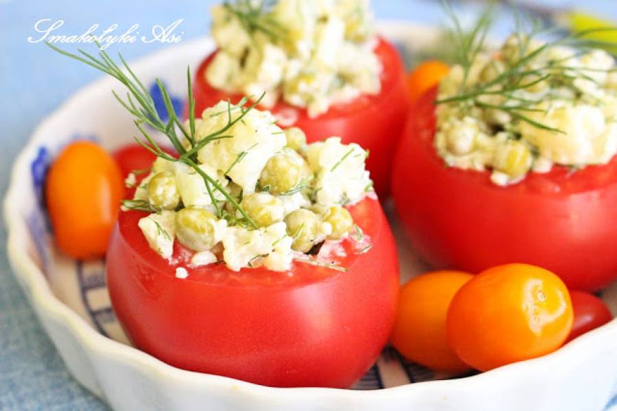 Pomidory faszerowane sałatką z kalafiora