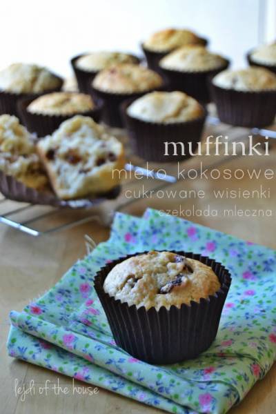 Muffinki z czekoladą mleczną, kandyzowanymi wisienkami i mlekiem kokosowym...