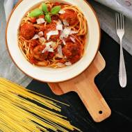 Spaghetti z ziołowymi klopsikami