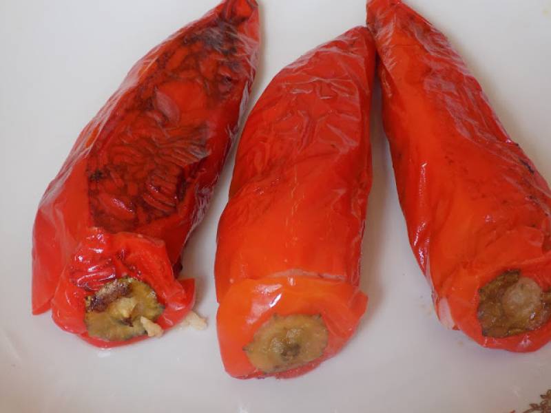 Papryka faszerowana kuskusem i warzywami