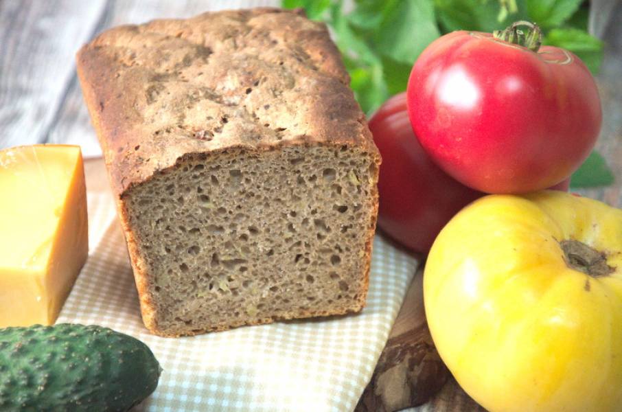 Chleb pszenno-żytni z ziemniakami na zakwasie