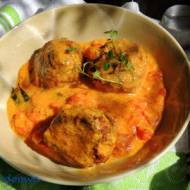 Pulpety rybne w sosie pomidorowym - rybne curry