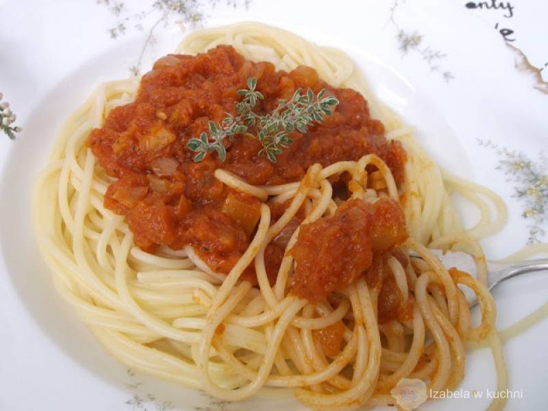 Spaghetti z cukiniowym sosem.