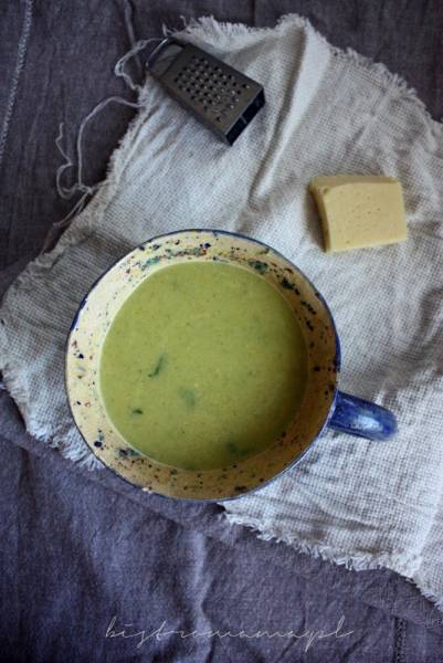 Zupa brokułowo-serowa