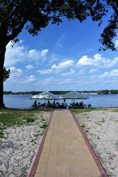 Dzień nad jeziorem w Pławniowicach