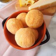 Z cyklu: Domowe pieczywo - Serowe bułeczki z tapioki, bez glutenu (Panini al tapioca, senza glutine)
