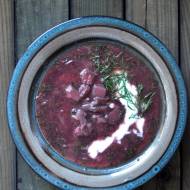 Zupa z czerwoną kapustą