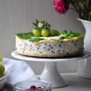 Wytrawny sernik z kozim serem, czarną soczewicą i konfiturą z żurawiny