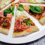 Pizza na cienkim cieście – przepis i poradnik